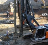 Gerothermie Anlage Baustelle mit Bagger und Arbeitern