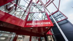 Stadtbibliothek Siegburg Foto von der Bibliotheks-Fassade